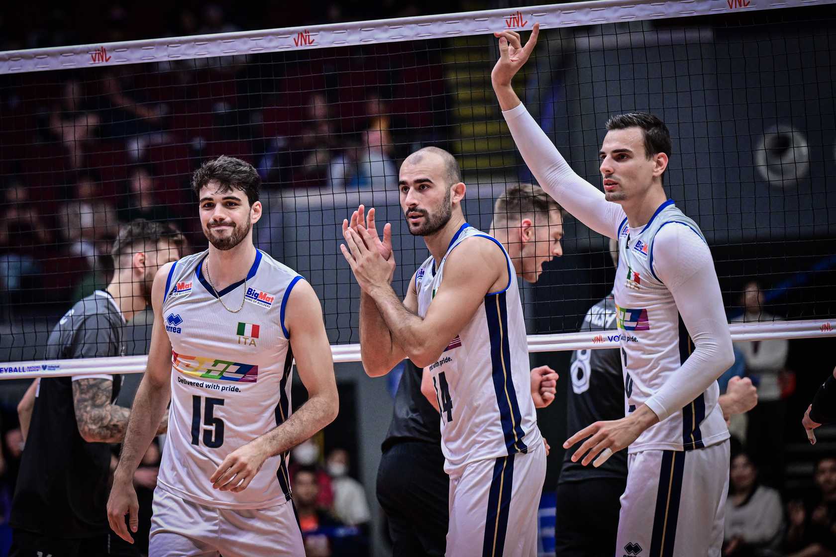 Inconstante, Brasil perde no tie-break para o Canadá na VNL