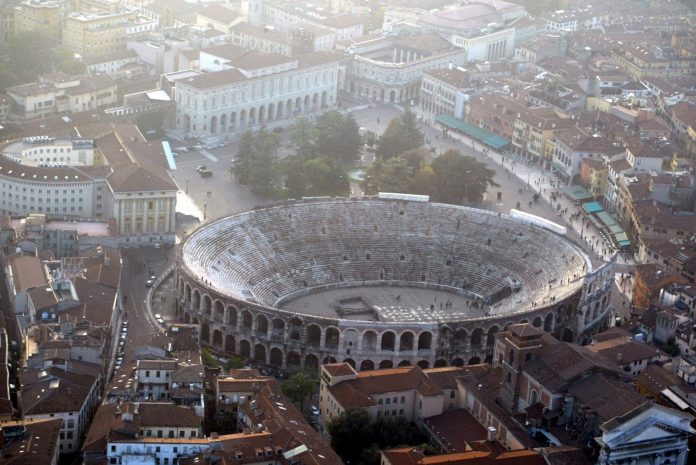 Arena-di-Verona-696x465